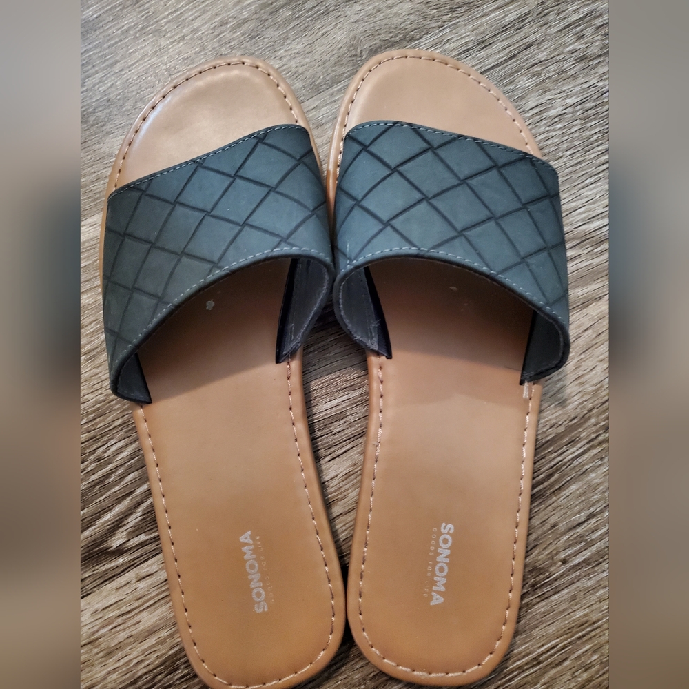 Sonoma Black and Tan Quilted Sandals
